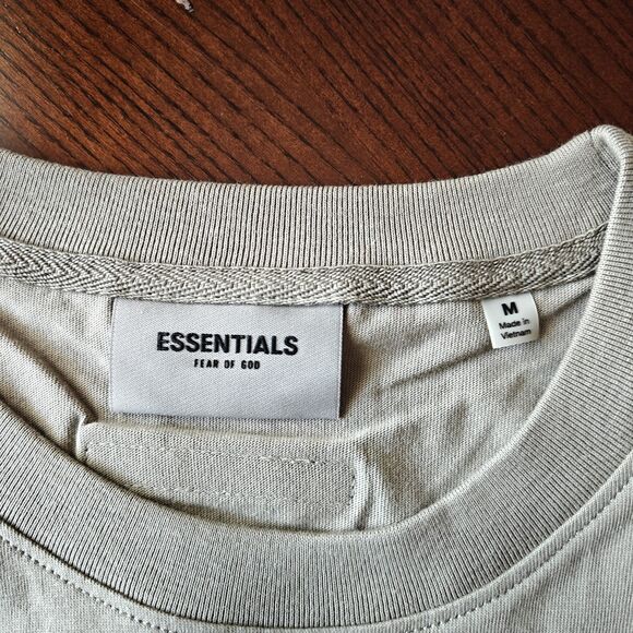Fear of God Essentials NWT SS20 T-Shirt Oversized Moss Men’s M PacSun Authentic - Picture 3 of 10